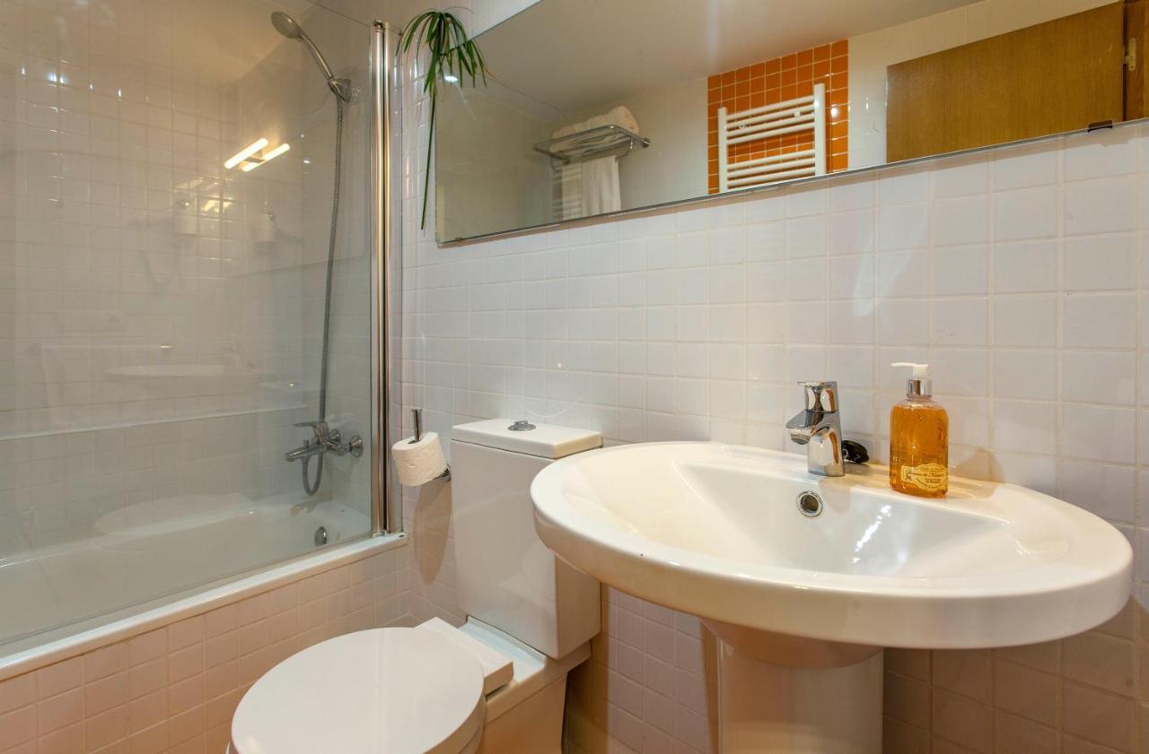 Luxurious & Alluring Home In Historic Town Valenza Esterno foto