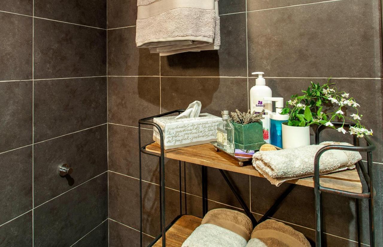 Luxurious & Alluring Home In Historic Town Valenza Esterno foto