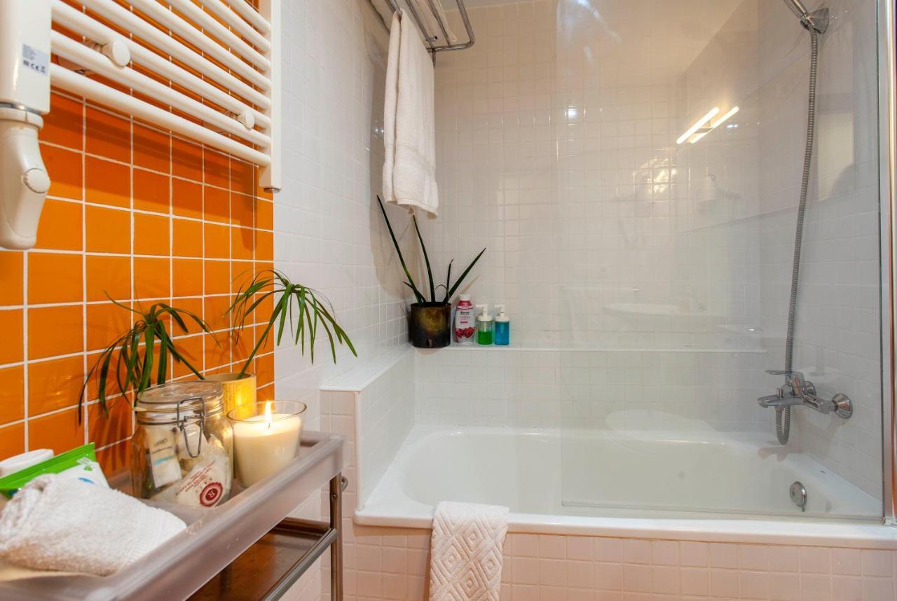 Luxurious & Alluring Home In Historic Town Valenza Esterno foto