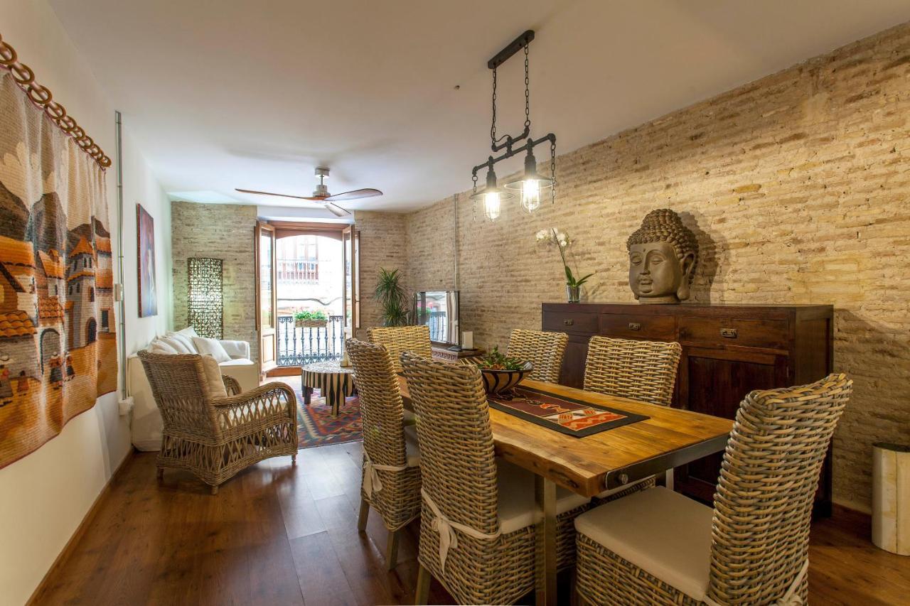 Luxurious & Alluring Home In Historic Town Valenza Esterno foto