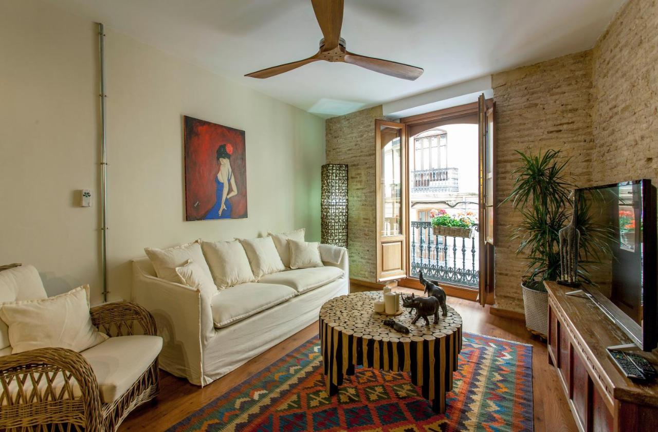 Luxurious & Alluring Home In Historic Town Valenza Esterno foto