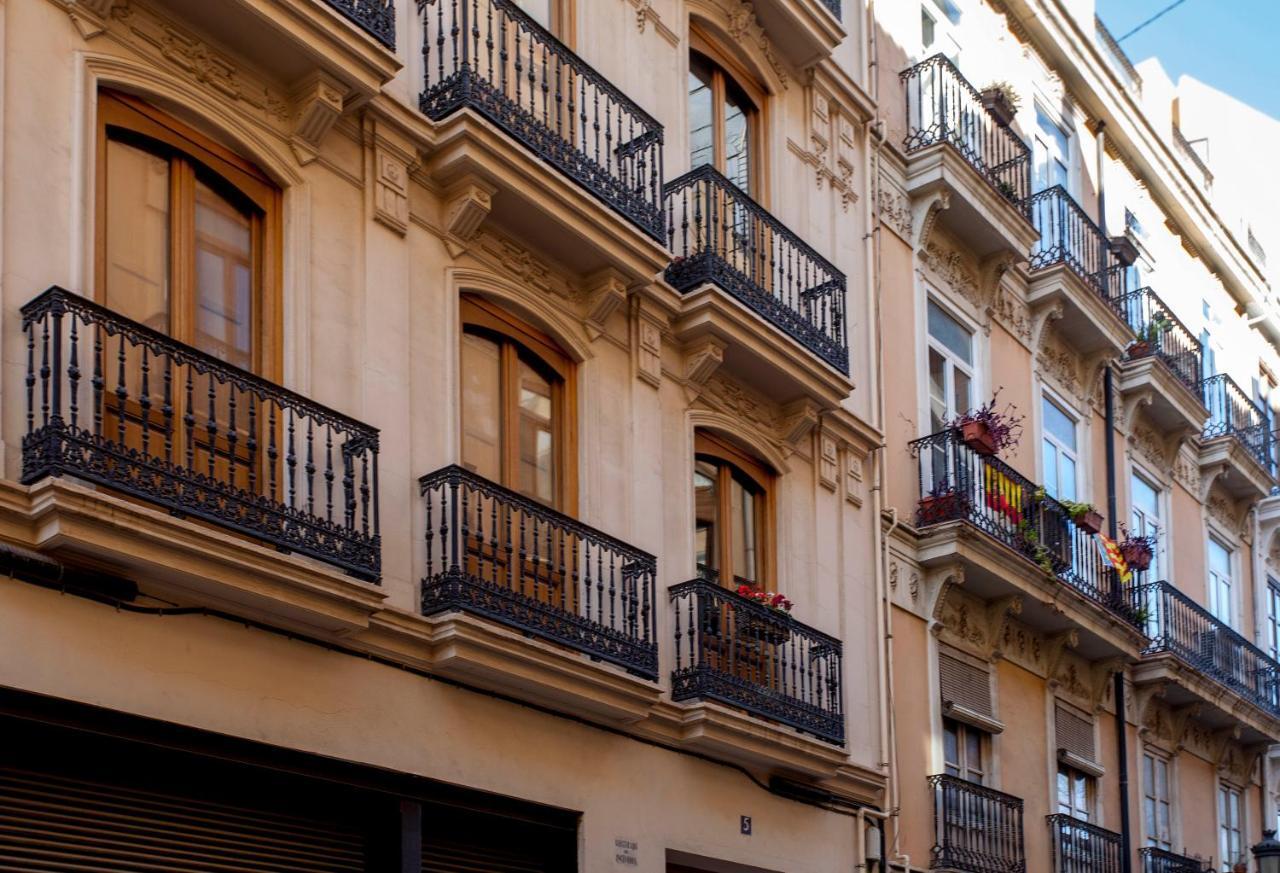 Luxurious & Alluring Home In Historic Town Valenza Esterno foto